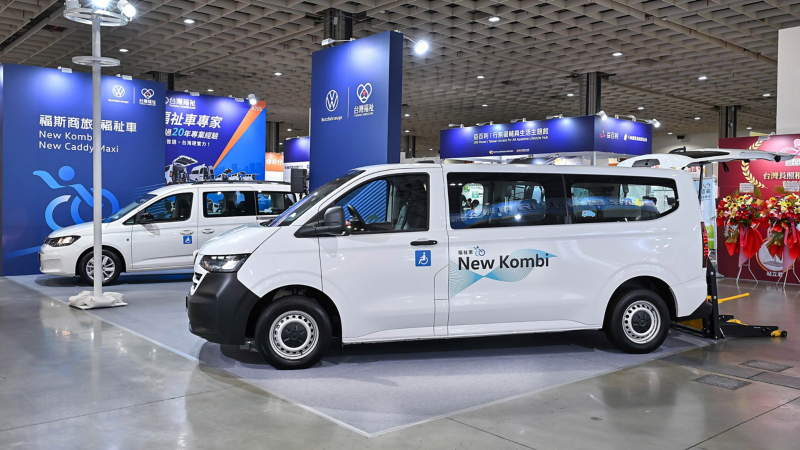 全新世代 Kombi 福祉車-1