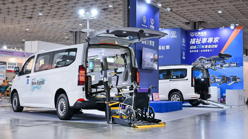 全新世代 Kombi 福祉車-5