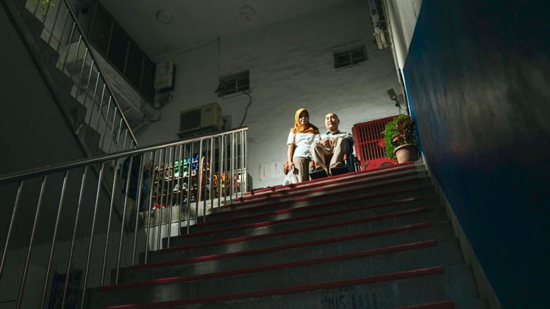 對許多年長或是身障朋友而言，連出家門最基本的上下樓梯都是一個大問題。