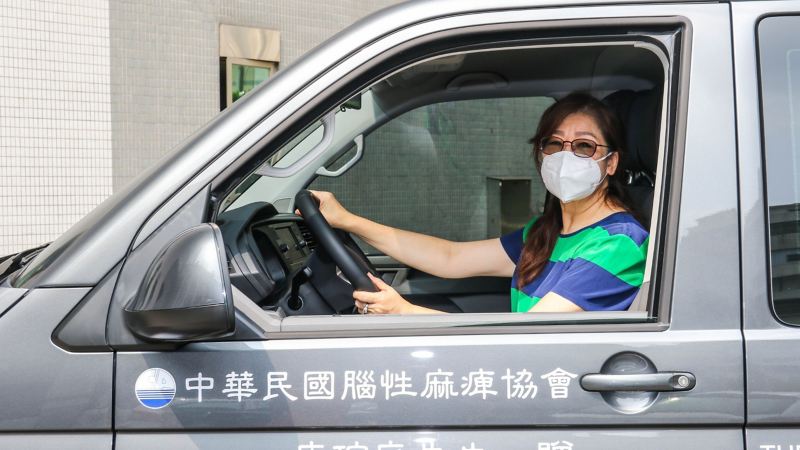 腦麻協會的T6.1 Caravelle福祉車在沒有執行勤務接駁時，還充當協會載送物資，在台灣各地推廣活動出差的最佳夥伴。