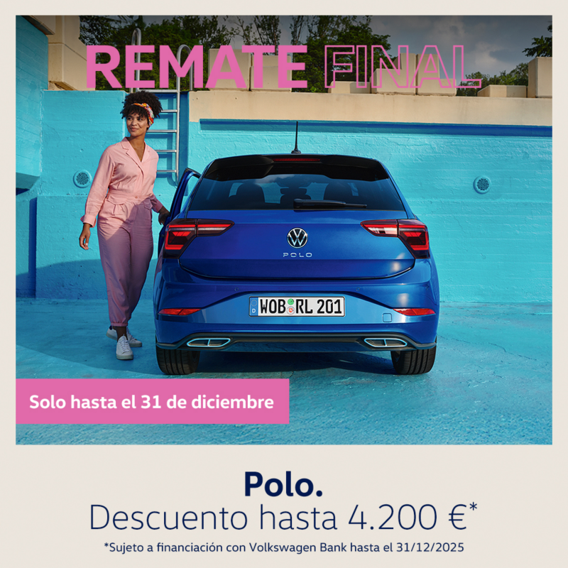 Volkswagen Polo azul, vista lateral izquierda. Texto promoción: Desde 17.600€. Sujeto a financiación con Volkswagen Bank.