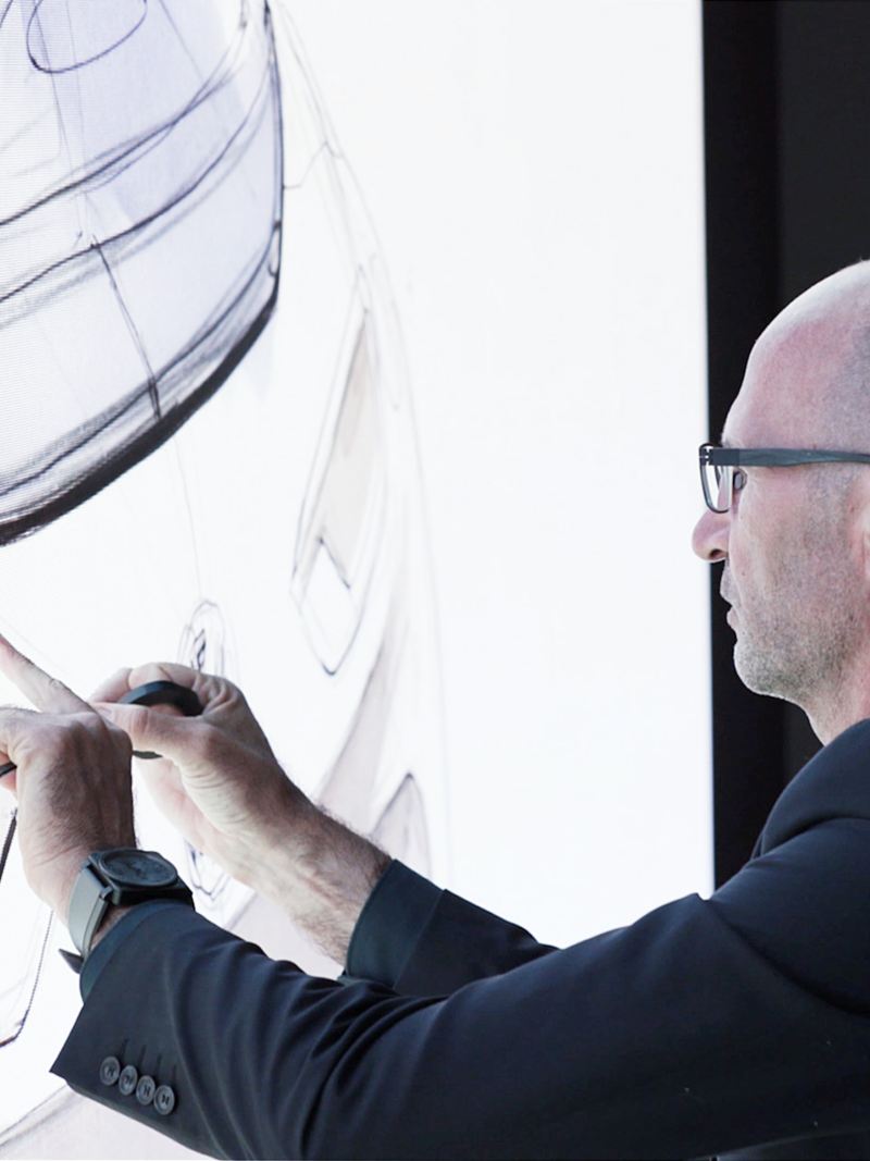 Klaus Bischoff met designs voor Volkswagen