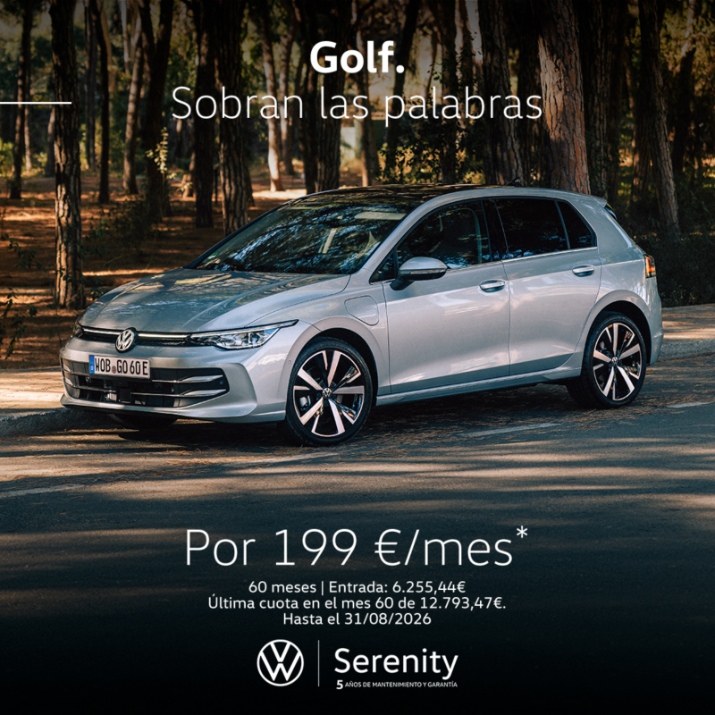 Volkswagen golf ehybrid azul claro, vista lateral izquierda. Descuentos especiales campaña remate final, solo hasta el 31 de diciembre, con hasta 3.300€ de descuento. Sujeto a financiación con Volkswagen Bank