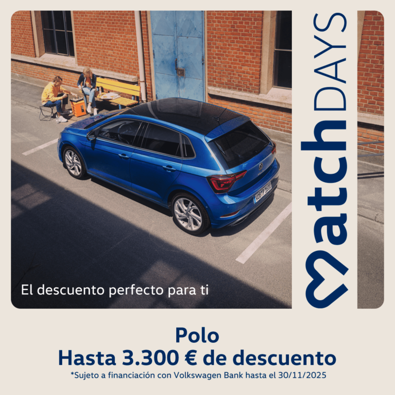 Volkswagen Polo azul, vista lateral izquierda. Texto promoción: Desde 17.600€. Sujeto a financiación con Volkswagen Bank.