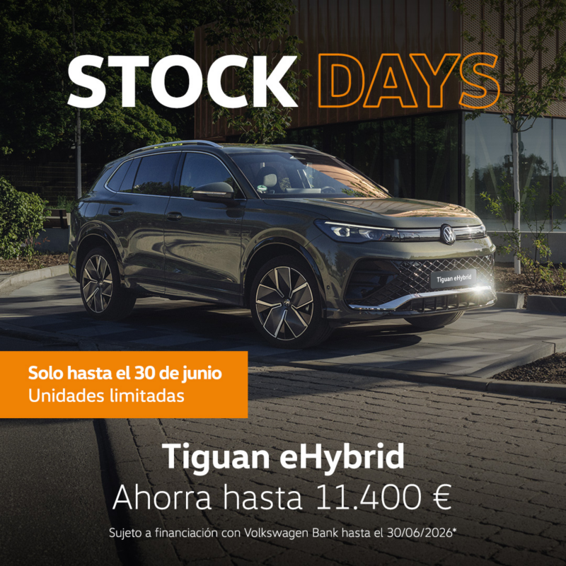 Volkswagen Tiguan eHybrid rojo, vista aérea. Descuentos especiales campaña: Ahorra hasta 11.200€. Sujeto a financiación con Volkswagen Bank