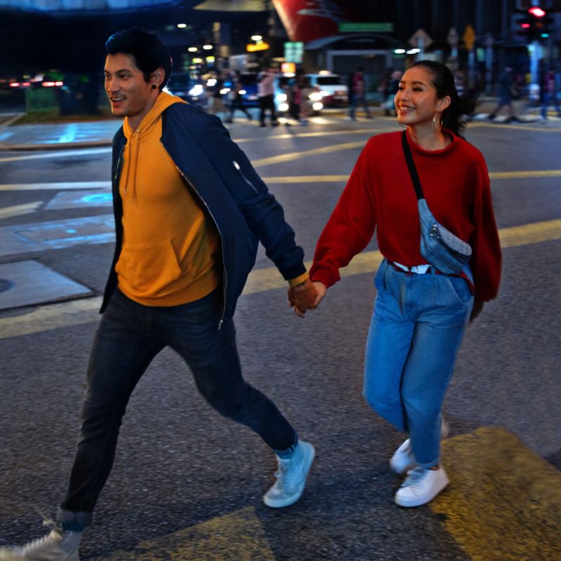 Ausflug am Abend – Minho und Sora schlendern durch die Stadt