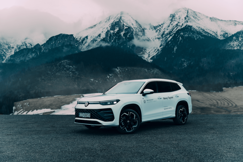 Volkswagen Tayron na tle gór