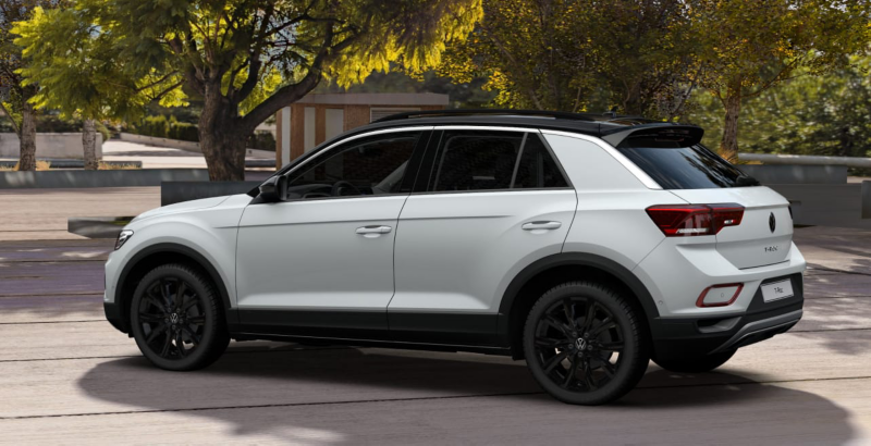 Volkswagen T-Roc Dark estacionado en la calle