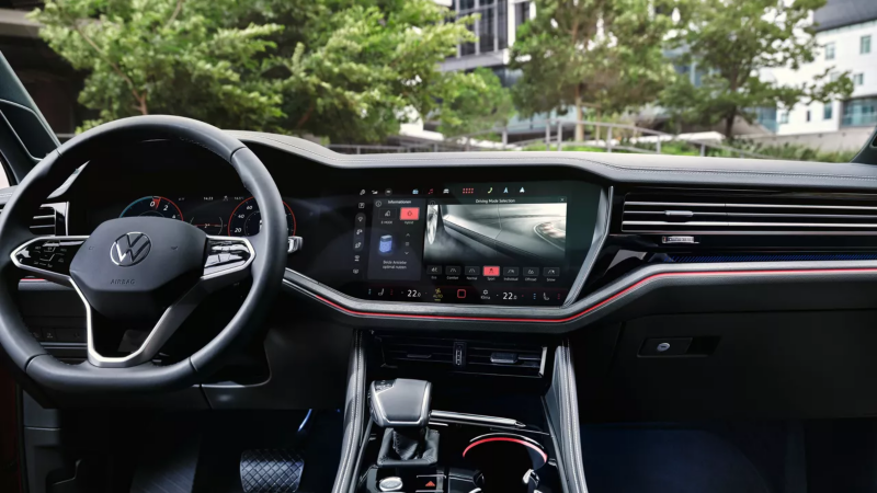 Volkswagen Dijital Kokpit "Innovision Cockpit"