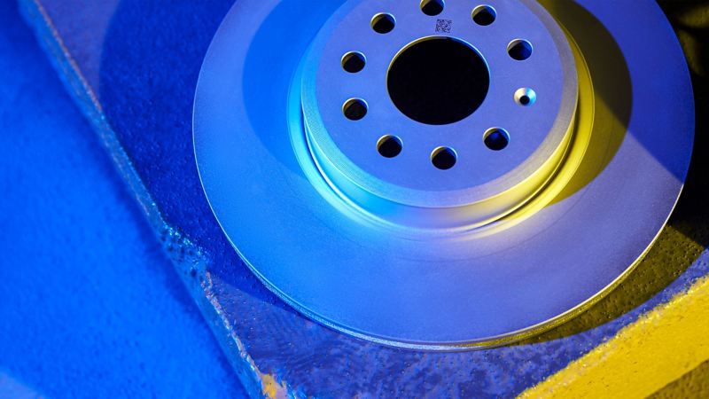 A brake disc in horizontal position – Volkswagen Genuine Part