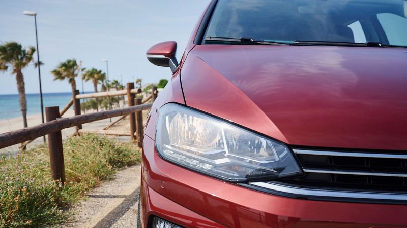 Close-up headlight of a VW Golf Sportsvan