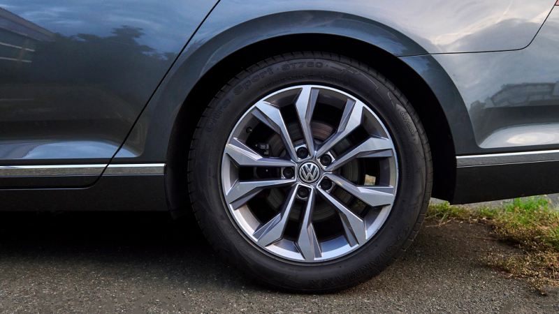 Close-up wheel incl. rim of a VW Passat B8