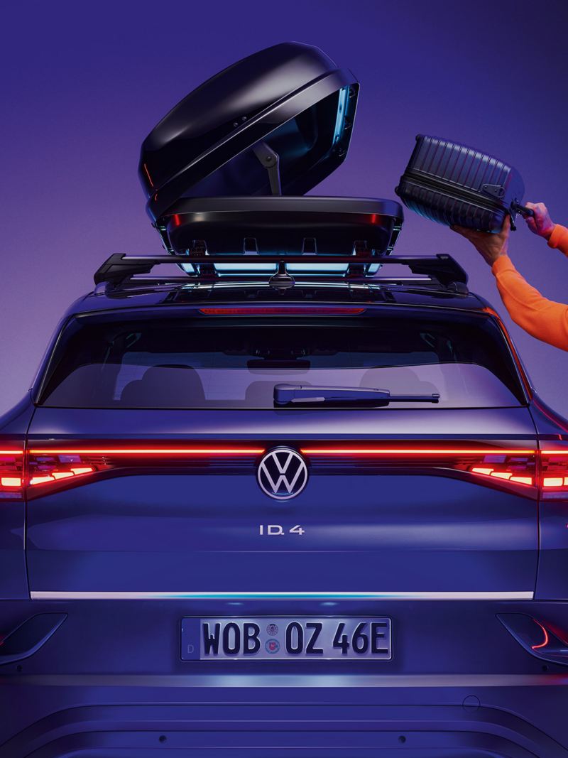 A grey Tiguan 1 with a bike rack and the rear side – Volkswagen Accessories