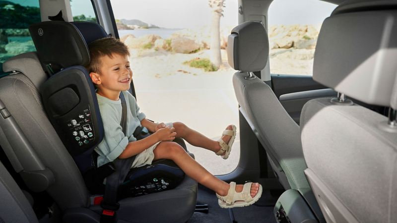 Una silla infantil en un VW Sharan 2 - Accesorios para tu coche 