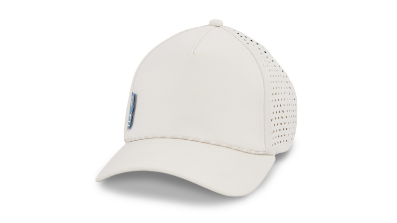 Weiße Unisex Cap mit blau-weißem ID. Label