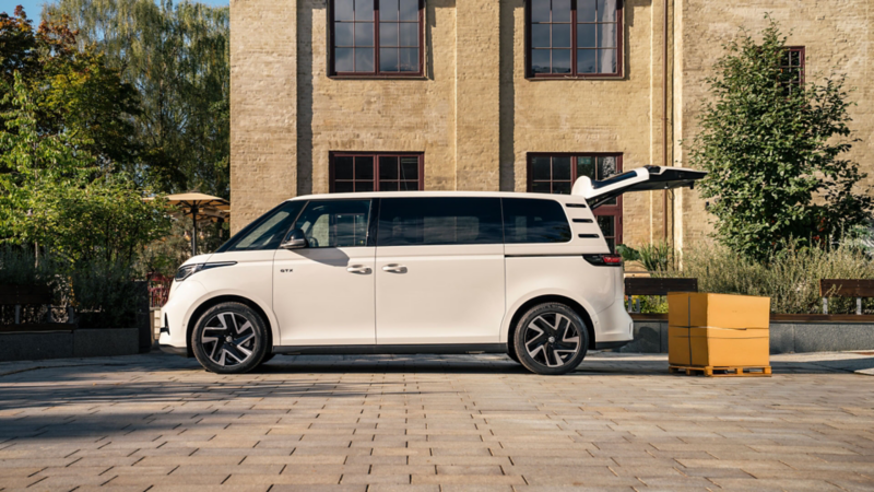 vw id buzz gtx varebil sett fra siden