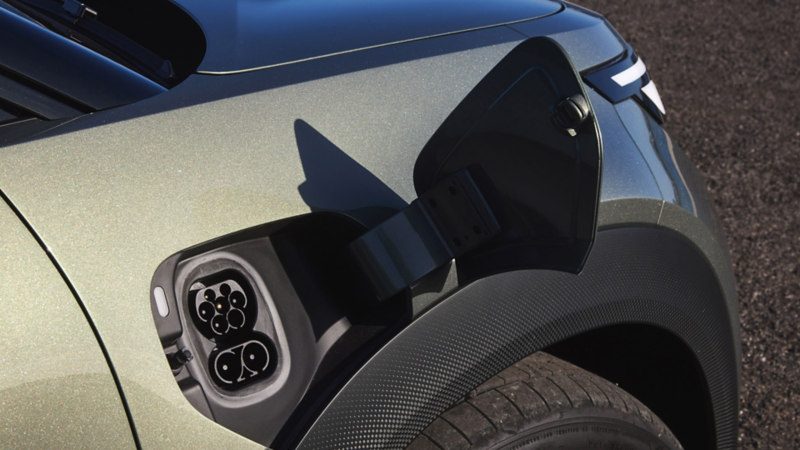 ladeluken på vw id cross concept