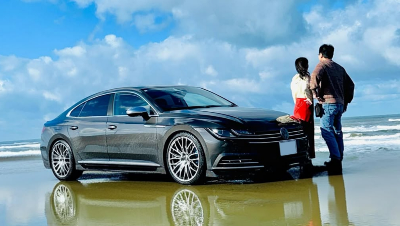 volkswagen car in the sea