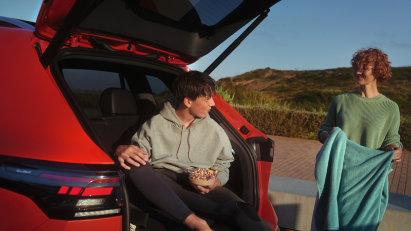 Yeni Tiguan Kolay Açılır/Kapanır Bagaj Kapağı "Easy Open/Close"