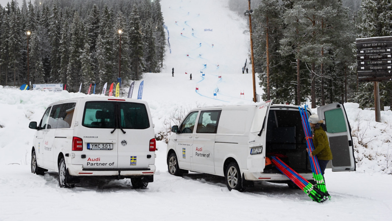 Bussarna är med oss överallt. Alpina skidlandslaget.