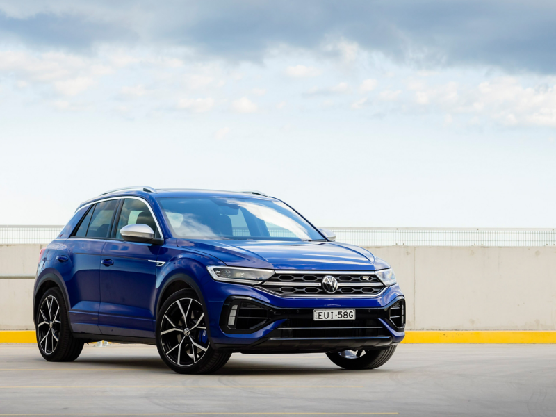 Volkswagen T-roc R parked on the Roof.