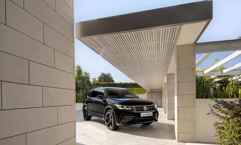 Rear View of the Volkswangen Tiguan Allspace on the roof.