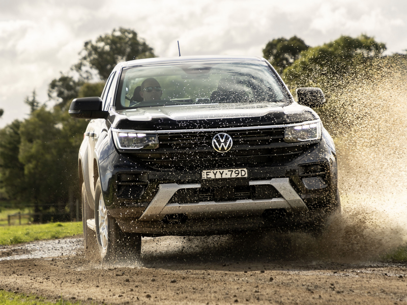 Amarok driving on gravel