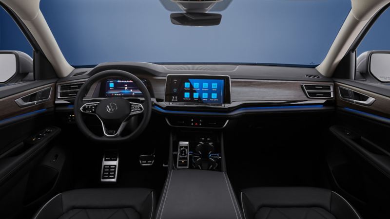 The full front dash of the 2024 Atlas.