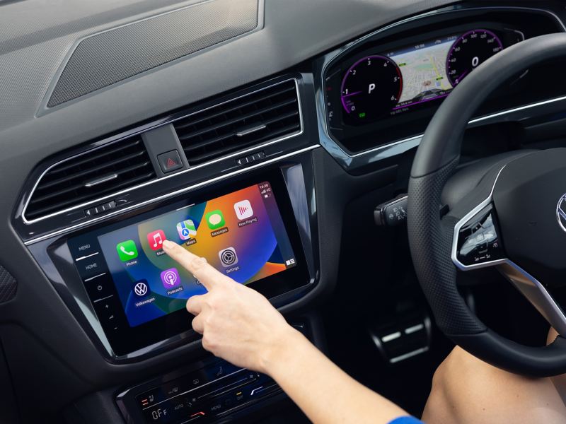 Browsing through the Volkswagen Tiguan Allspace Infotainment system