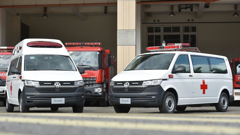 兩台救護車