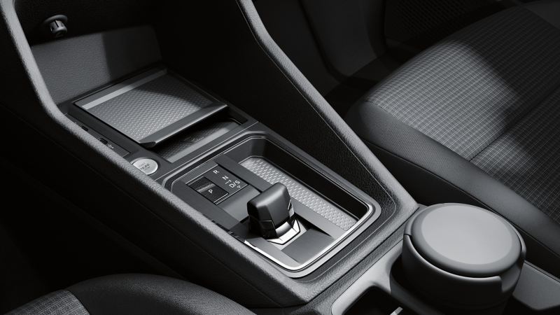 全新Caddy Maxi導入新世代數位化座艙、整合全新一代觸控面板、電子線傳式排檔系統、按鍵式電子手煞車(含Auto Hold) 等，創造出煥然一新的科技氛圍。