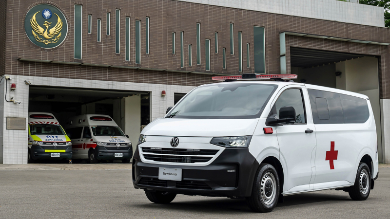 守護生命的堅實後盾 福斯商旅全新世代救護車 全車系亮相 New Kombi、New Caravelle 4MOTION、New Crafter 高頂救護車 在生命的最前線 與你同行