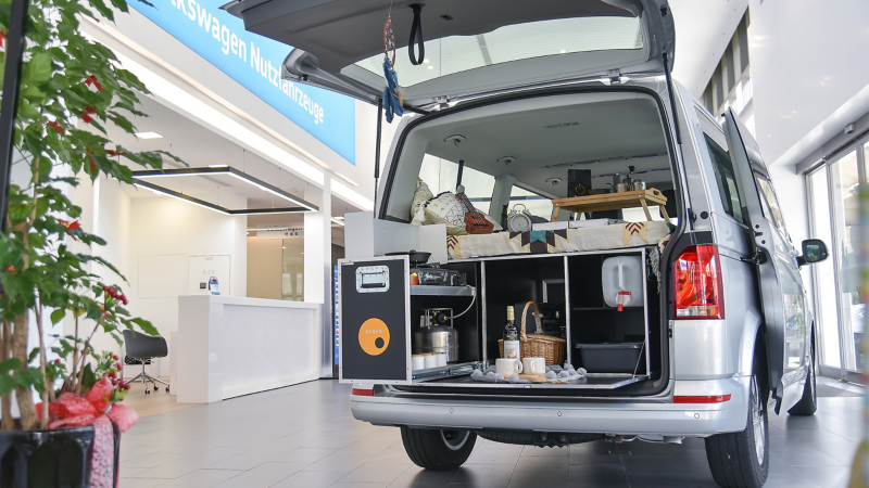 永驊展示中心劃分為A、B兩館，其中A館為VanLife生活館，透過「VanLife」的自由風格映照在展示區，說走就走的車旅生活完整呈現。