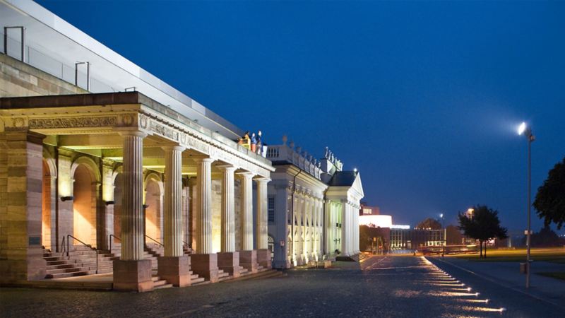 Hostorische Gebäude bei Nacht 