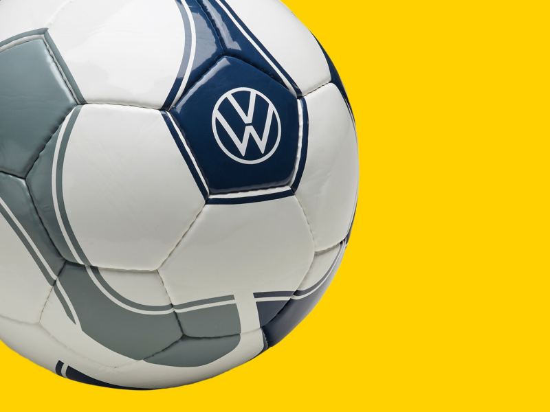 Un balón de la Nueva Colección Volkswagen con el nuevo logotipo «VW» – Productos para fans de Volkswagen