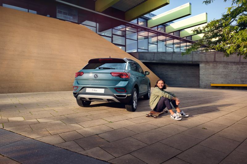 vw new t-roc side view