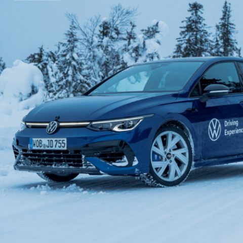 Un Volkswagen en la nieve