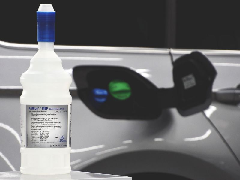AdBlue®は走行に応じて補充（AdBlue®1.89ℓボトル）