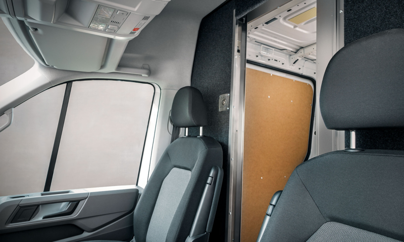 Primer plano interior de los acabados del VW Crafter Carrier