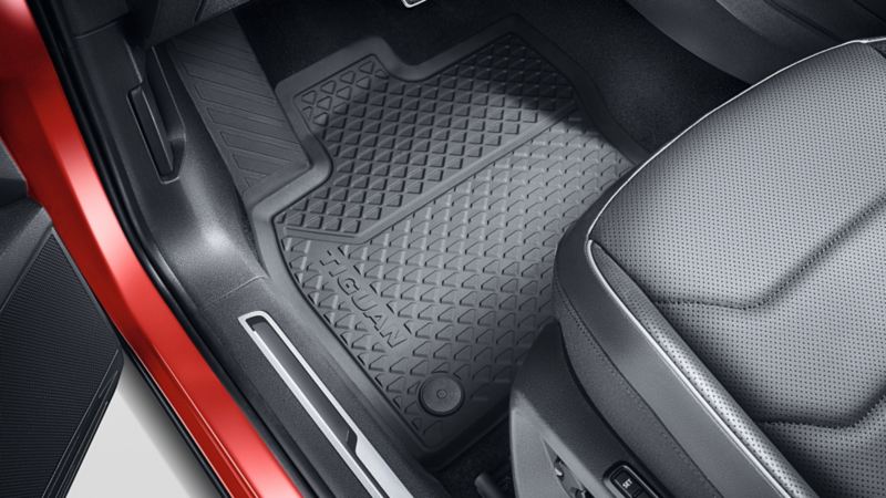 Dywanik gumowy Premium na podłodze przed siedzeniem kierowcy Tiguana Allspace, z oferty Akcesoriów VW