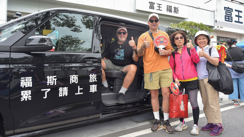 福斯商旅經銷商守護大甲媽祖遶境18年 Amarok Style 領航Q版媽祖巡禮  德制商旅 Caravelle 全線護航