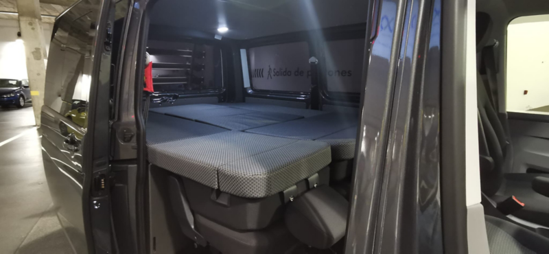 interior volkswagen transporter camperizada