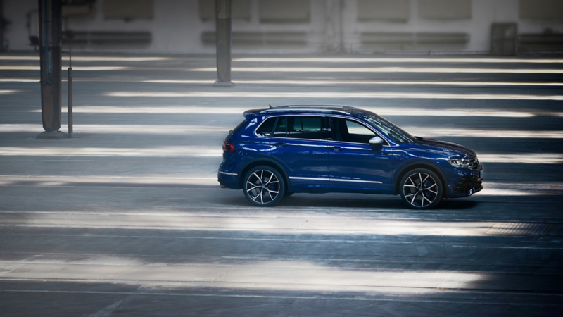 Jadący Tiguan