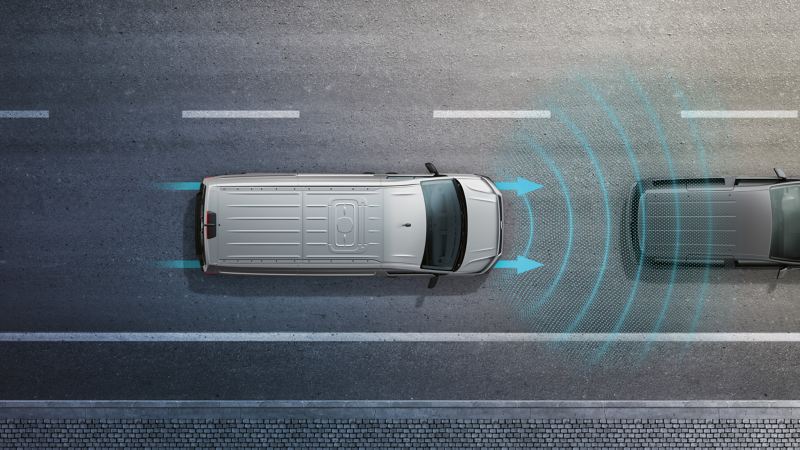 ACC 主動式車距調節巡航系統 透過前保桿的雷達板，系統將偵測前方車輛來自動調整速度及距離。