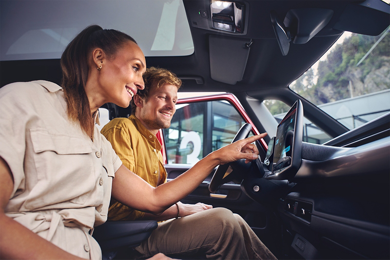 VW Connect łączy Twój smartfon z Twoim Samochodem Dostawczym Volkswagen.