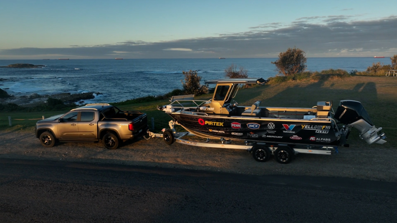 Amarok towing boat