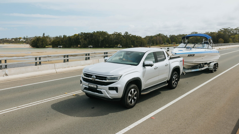 Amarok towing boat