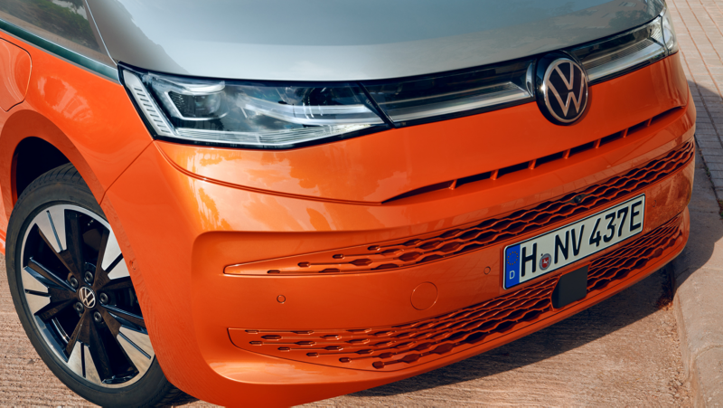 La parte delantera del VW Multivan.