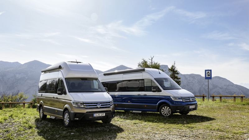 Volkswagen Utilitaires Grand California camping car nature bleu blanc