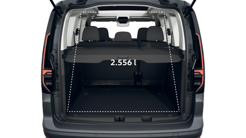 Caddy Dark Label eHybrid von hinten.